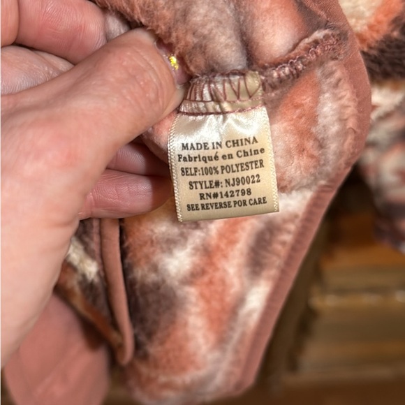 Cozy Aztec Patterned Sweater - Pink and Brown - Picture 4 of 4